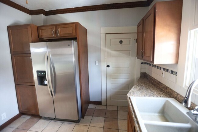 Foto del edificio - 639 Curve St SW