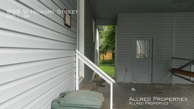 Building Photo - 995 Hickory