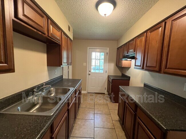 Building Photo - 3508 Boeingshire Dr