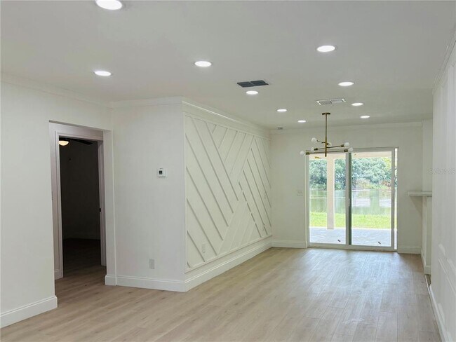 Building Photo - 12909 Forest Hills Dr