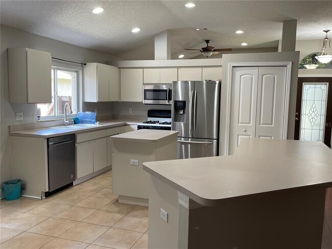 Building Photo - 1527 Scotch Pine Dr