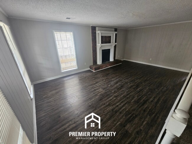 Photo - 6242 Midsummer Way House