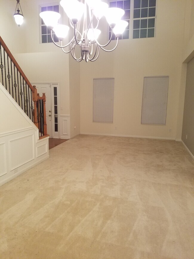 Livinggroom - 434 Simonton Oak Ln