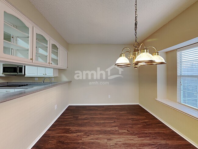 Foto del edificio - 2039 Raven Lane