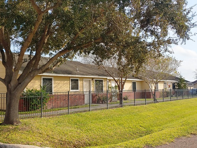 Building Photo - Sun Meadow Apartments