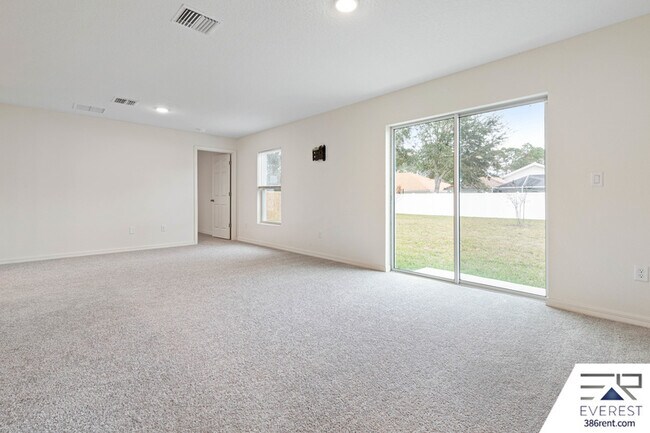 Foto del edificio - 9 Roxland Ln