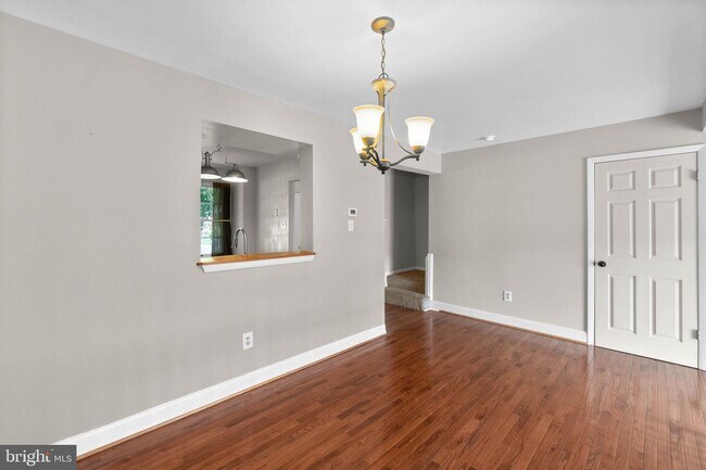 Building Photo - 4310 Sycamore Dr