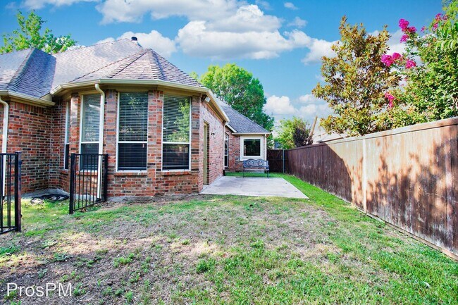Building Photo - 3 br, 2.5 bath House - 8408 Kestrel Ct