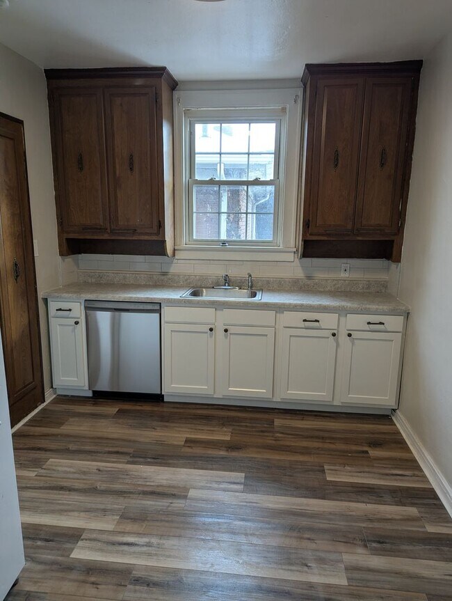 Foto del edificio - 531 Halsey Ave