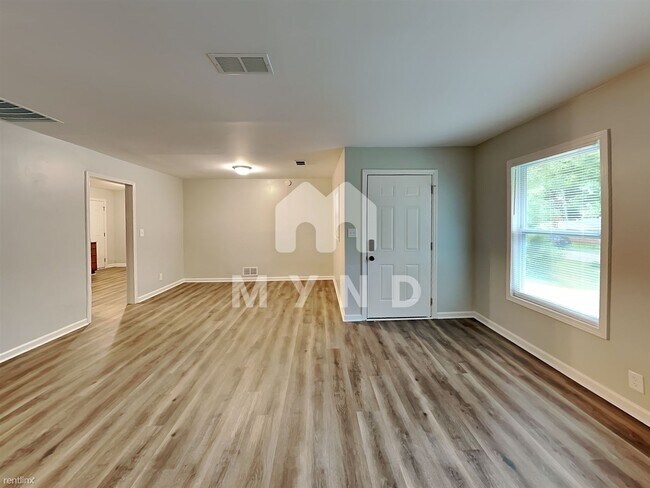 Building Photo - 4 br, 1.5 bath House - 2116 Barbara Ln