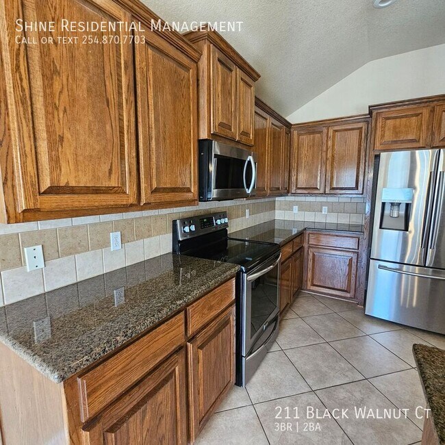 Foto del edificio - 211 Black Walnut Ct