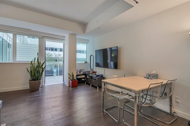 800 Ave at Port Imperial Blvd, Weehawken, NJ 07086 House