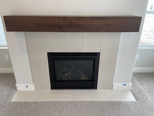 Building Photo - 4 bedroom/2.5 bathroom House in West Point