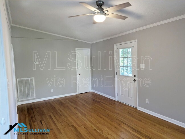 Building Photo - 911 Fiske St