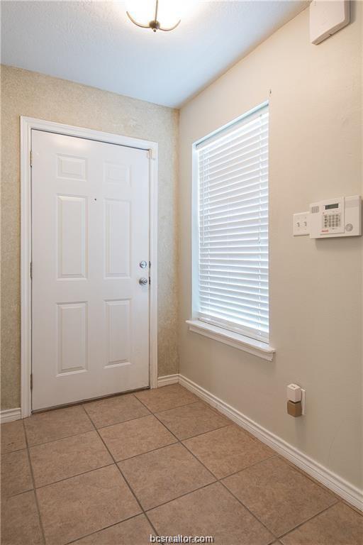 Building Photo - 1417 Western Oaks Ct
