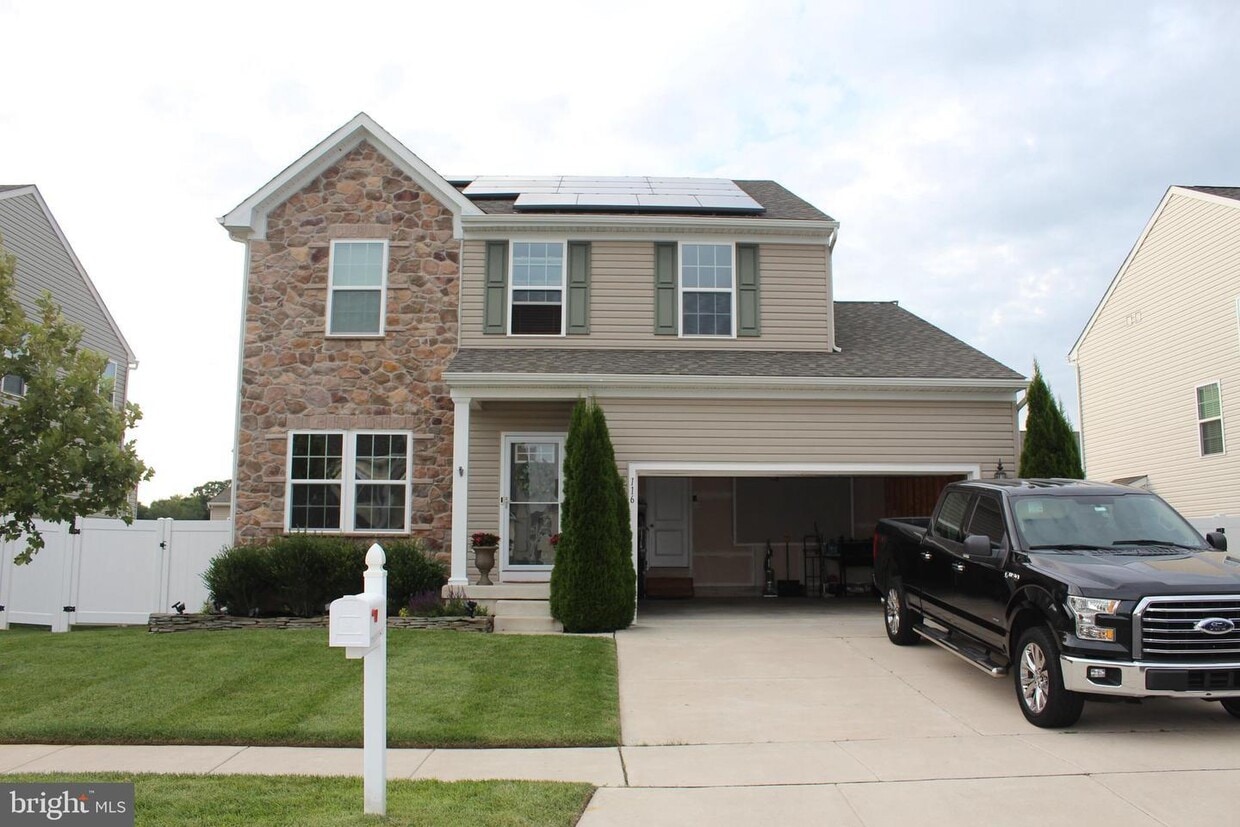 Foto principal - 116 Cortland Blvd