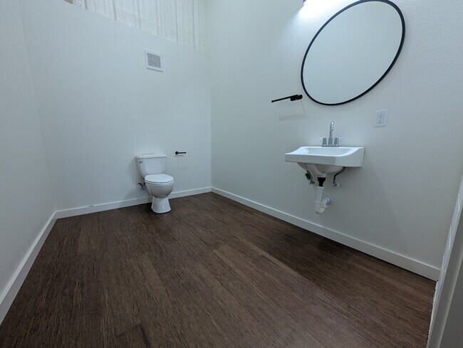 Foto del edificio - 2531 W Morton St