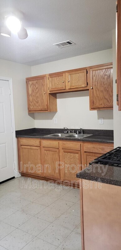 Foto del edificio - 381 Cambridge Ave