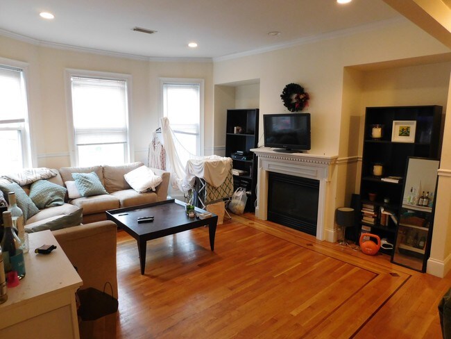 Foto del edificio - 303 W 3rd St