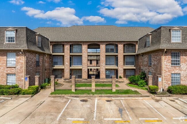 Building Photo - Sterling Point