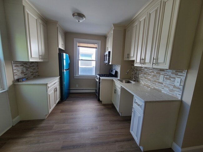 16 N Main St