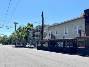 Building Photo - 813 1/2 5th Ave N