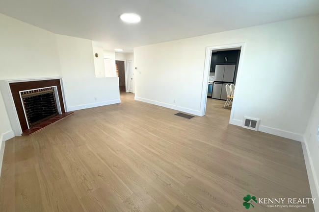 Building Photo - Remodeled 4BR/2BA Home w/ Dual Kitchens + New Appliances — Daly City