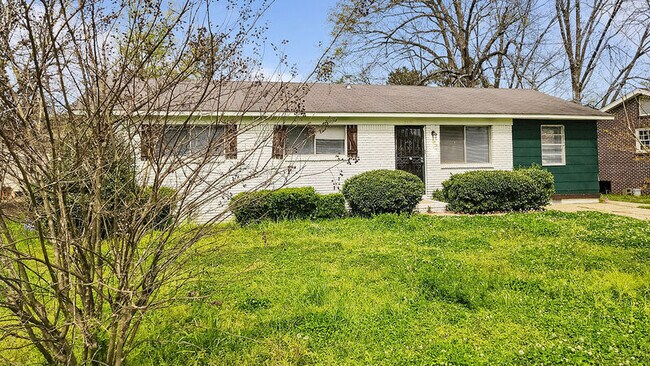 Building Photo - 3212 Lee Ct SW