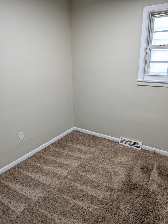 Photo - Spacious two bedroom apartment close to the city