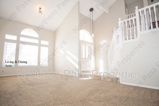 Foto del edificio - 7317 Luz De Lumbre Ave