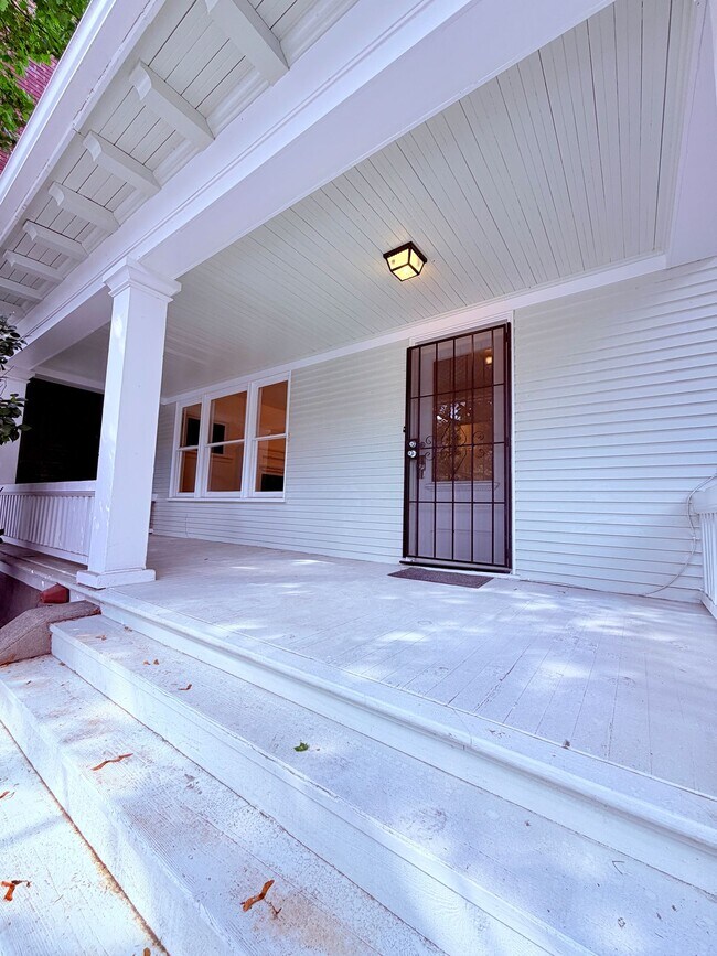 Foto del edificio - 2031 Eastlake Ave E