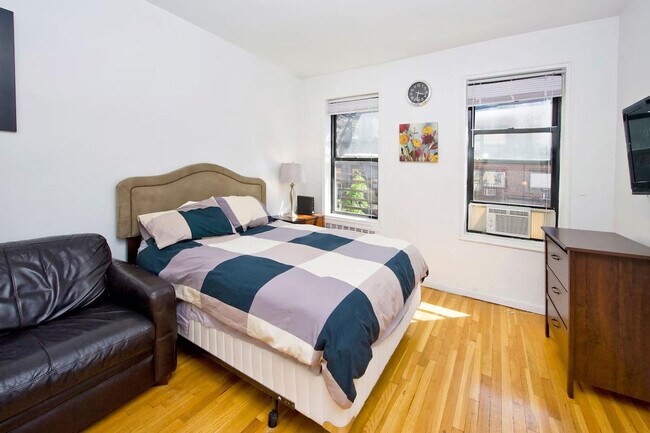 Foto del edificio - 325 E 80th St