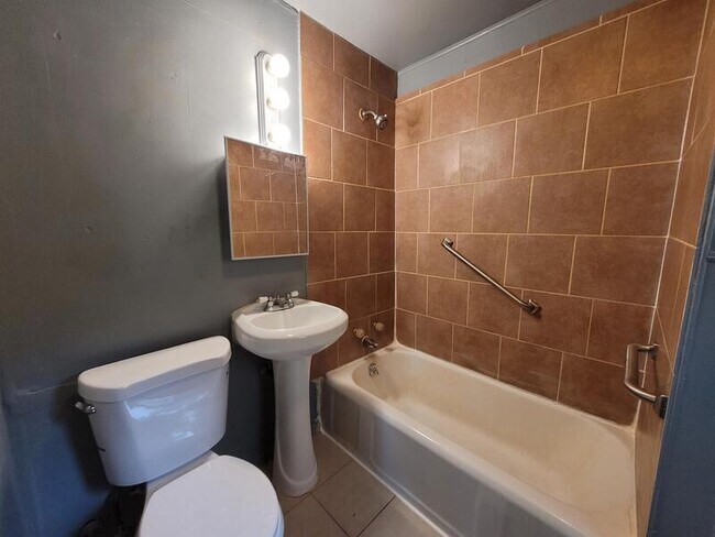 Foto del edificio - 929 Biemeret St