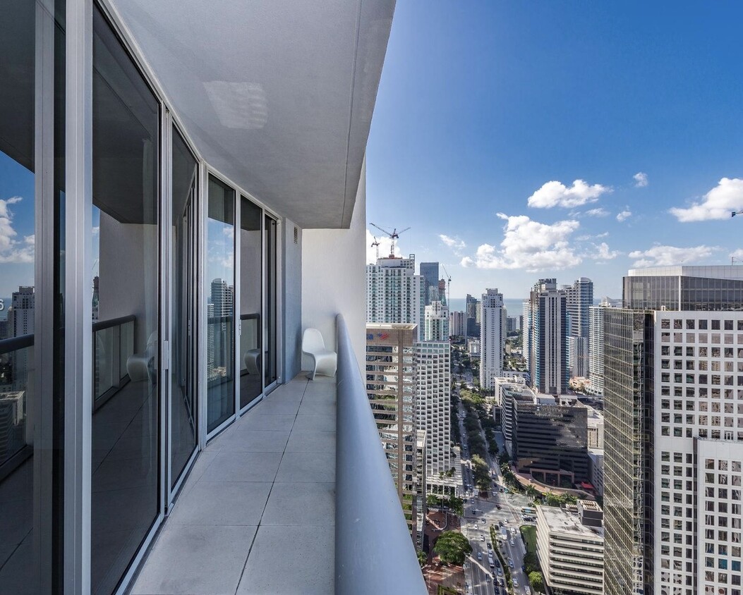Primary Photo - 485 Brickell Ave