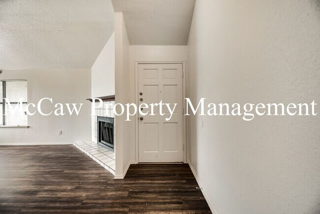 Building Photo - 10356 Oak Branch Ln