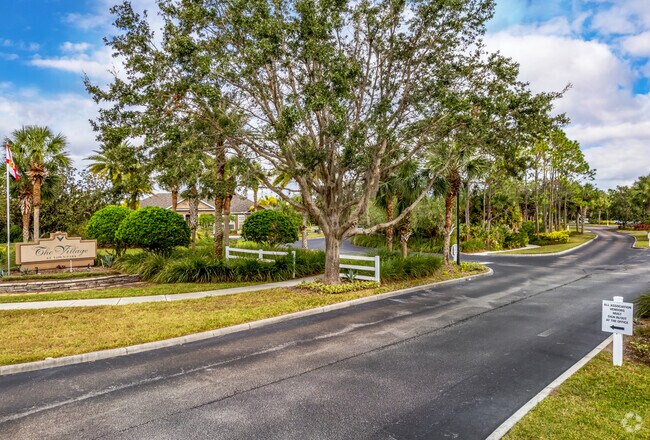 Entrada - Colonial Village at TownPark