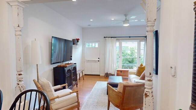 Foto del edificio - Fully Furnished Vacation Rental | Farmhouse Chic