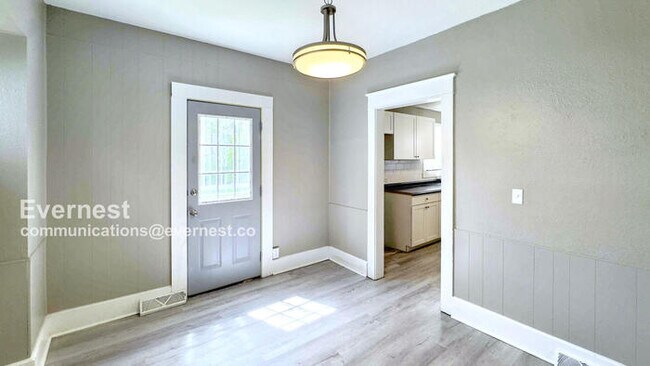 Foto del edificio - 714 Hampton Ave