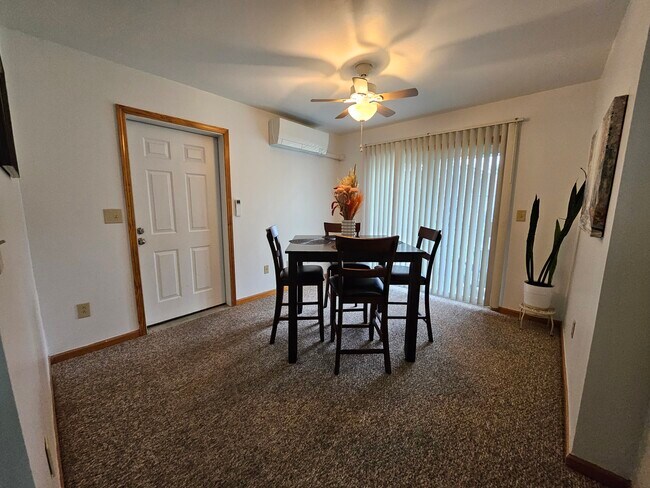 Foto del edificio - 23 Beaver Pond Rd