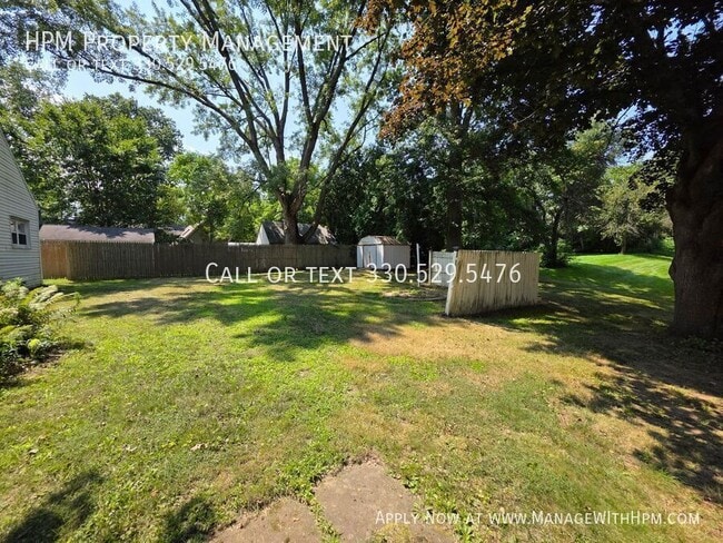 Building Photo - 2164 Penguin Dr