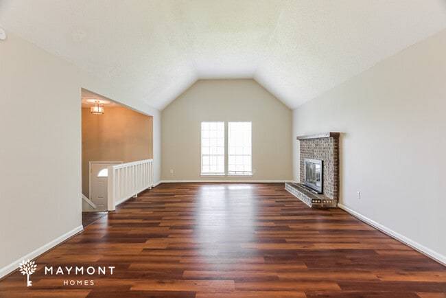 Building Photo - 5553 San Marcos Dr