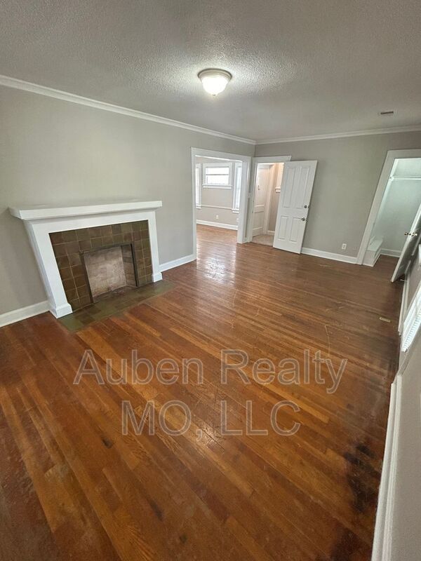 Building Photo - 5426 Harrison St