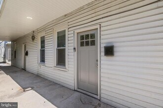 Building Photo - 531 Walton St