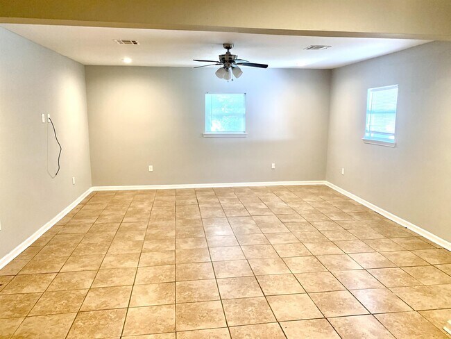 Foto del edificio - 9680 Ridgewood Dr