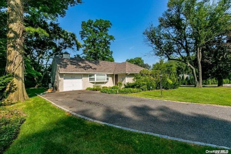 Primary Photo - 11 Soundview Dr