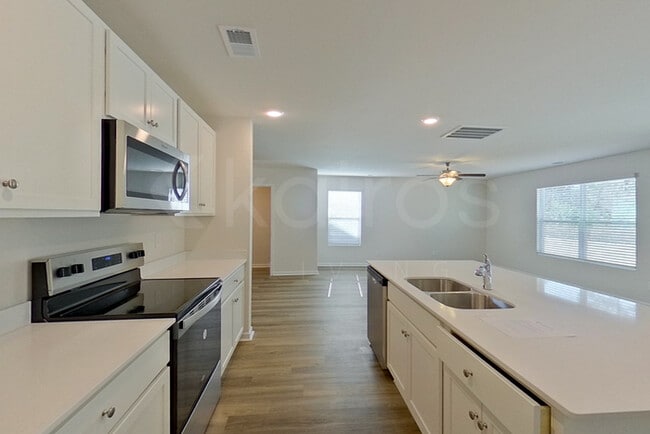 Building Photo - 120 Overstreet Way