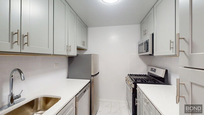 Building Photo - 1360 Ocean Pkwy