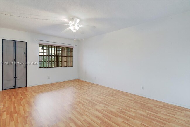 Foto del edificio - 1380 NW 43rd Ter