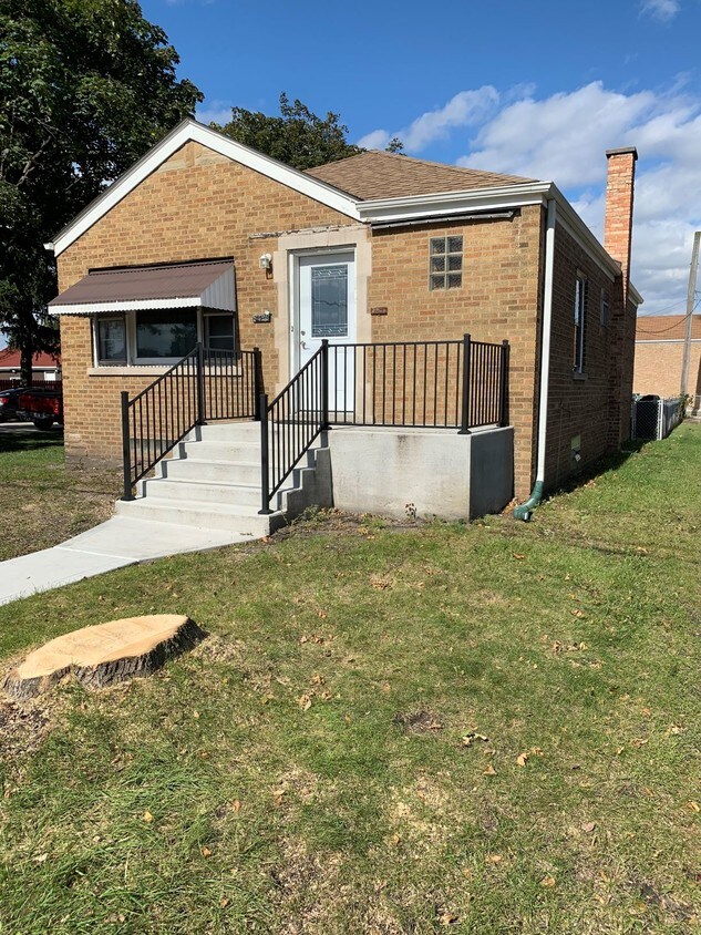 Primary Photo - 6420 Pershing Rd