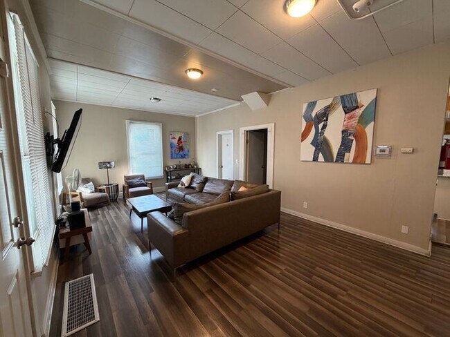 Foto del edificio - 527 Nevada St